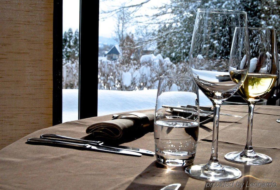 Hostellerie Les Chevreuils Lausanne Étterem fotó