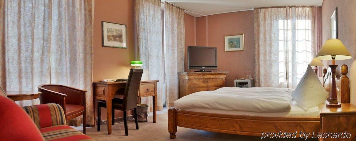 Hostellerie Les Chevreuils Lausanne Szoba fotó